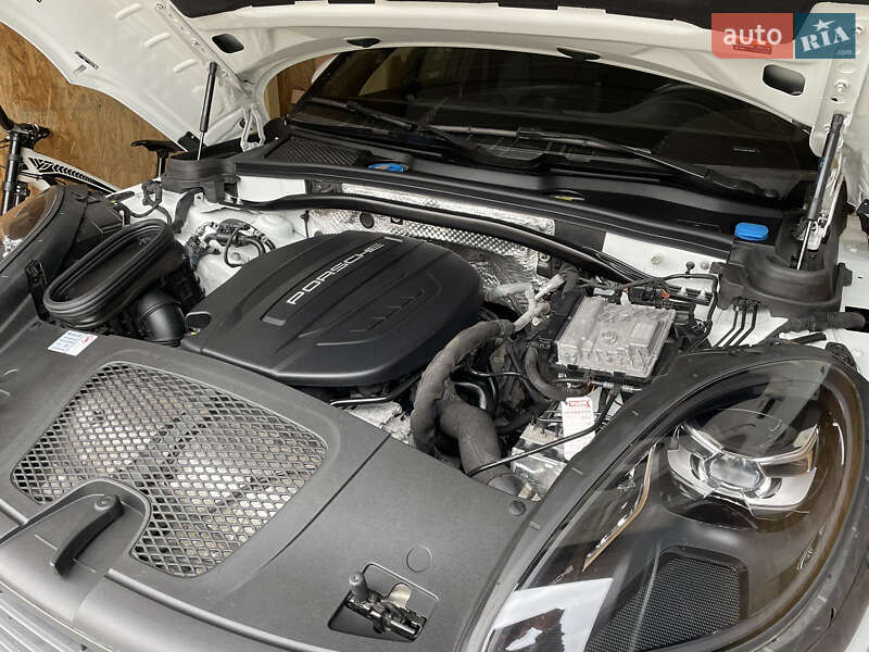 Внедорожник / Кроссовер Porsche Macan 2021 в Ивано-Франковске