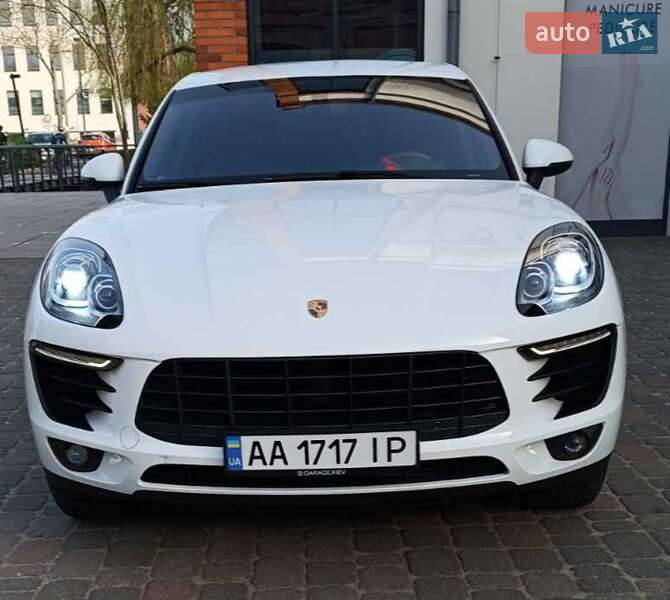 Внедорожник / Кроссовер Porsche Macan 2014 в 