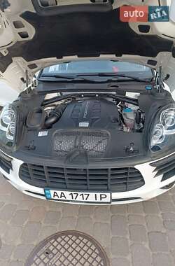 Внедорожник / Кроссовер Porsche Macan 2014 в 