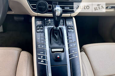 Позашляховик / Кросовер Porsche Macan 2019 в 