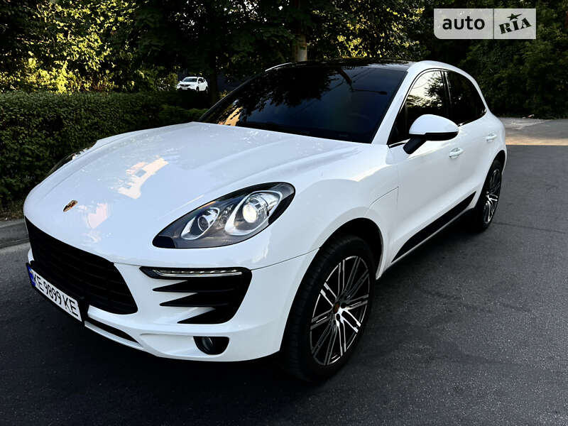 Внедорожник / Кроссовер Porsche Macan 2014 в 