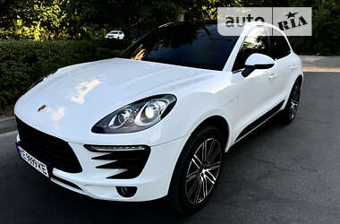 Внедорожник / Кроссовер Porsche Macan 2014 в 