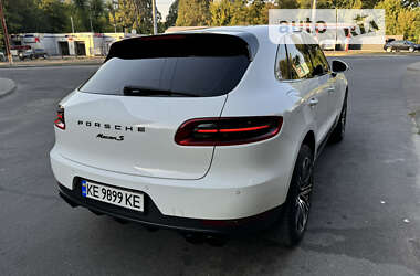 Внедорожник / Кроссовер Porsche Macan 2014 в 