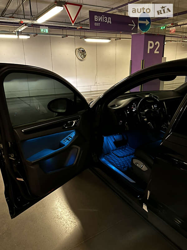 Внедорожник / Кроссовер Porsche Macan 2014 в Киеве