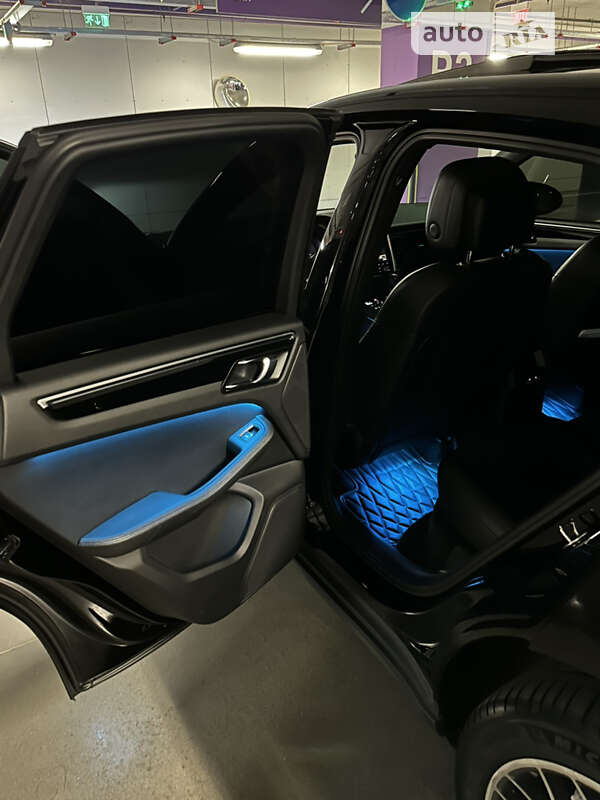 Внедорожник / Кроссовер Porsche Macan 2014 в Киеве