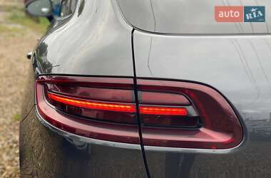 Внедорожник / Кроссовер Porsche Macan 2018 в 