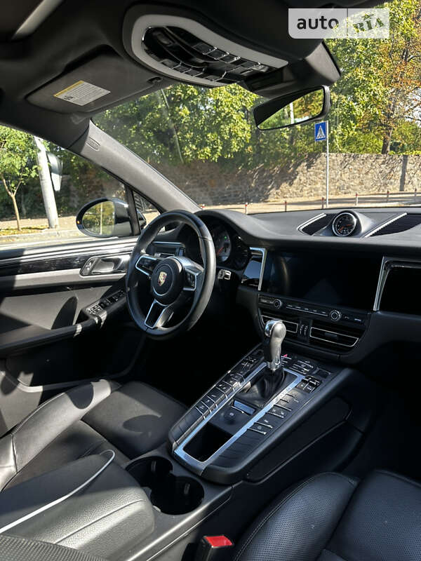 Внедорожник / Кроссовер Porsche Macan 2021 в Киеве