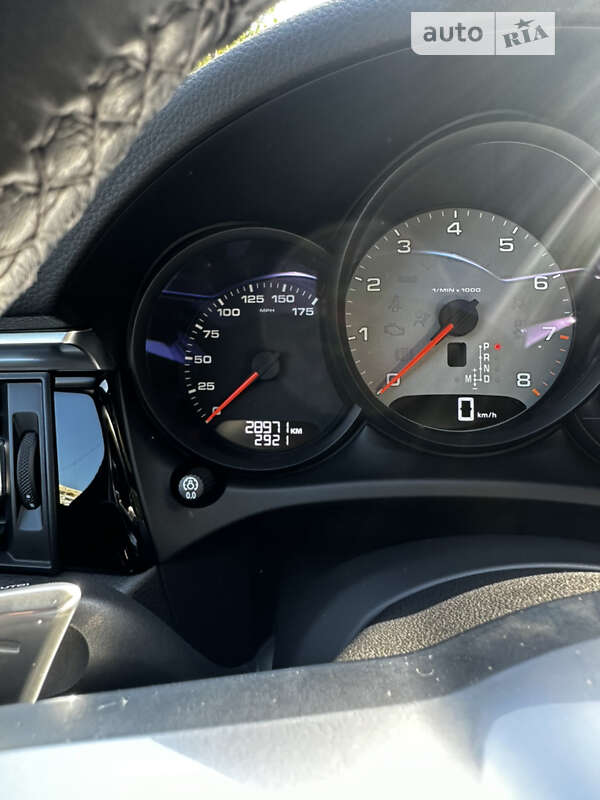 Внедорожник / Кроссовер Porsche Macan 2021 в Киеве