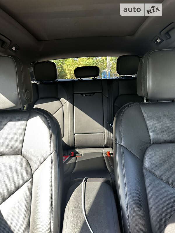 Внедорожник / Кроссовер Porsche Macan 2021 в Киеве