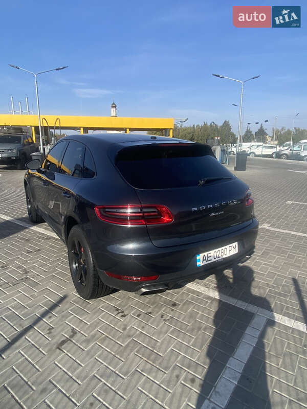 Позашляховик / Кросовер Porsche Macan 2016 в Дніпрі