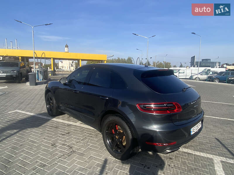 Позашляховик / Кросовер Porsche Macan 2016 в Дніпрі
