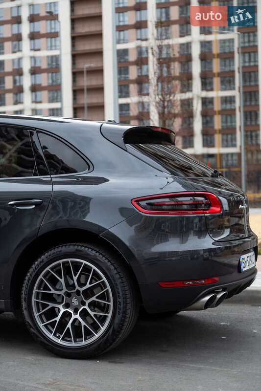 Внедорожник / Кроссовер Porsche Macan 2018 в Киеве фото 3 Внедорожник / Кроссовер Porsche Macan 2018 в Киеве