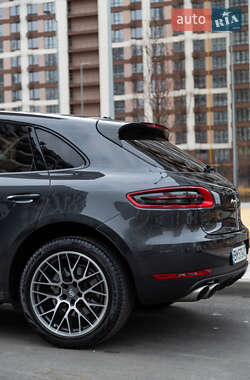 Внедорожник / Кроссовер Porsche Macan 2018 в 