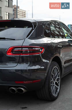 Внедорожник / Кроссовер Porsche Macan 2018 в 
