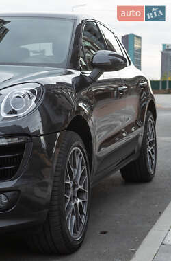 Внедорожник / Кроссовер Porsche Macan 2018 в 