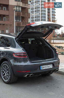 Внедорожник / Кроссовер Porsche Macan 2018 в 
