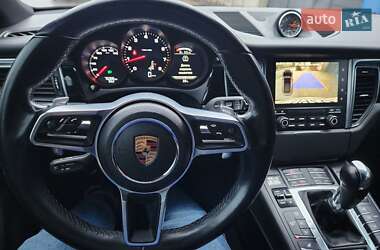 Внедорожник / Кроссовер Porsche Macan 2018 в 