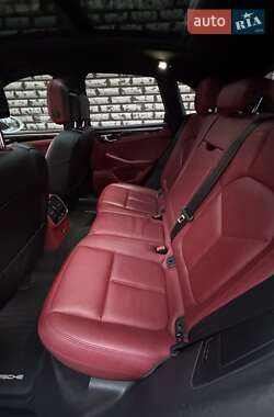 Внедорожник / Кроссовер Porsche Macan 2016 в 