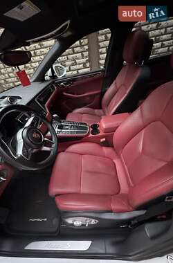 Внедорожник / Кроссовер Porsche Macan 2016 в 