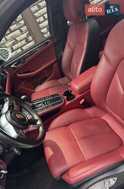 Внедорожник / Кроссовер Porsche Macan 2016 в 