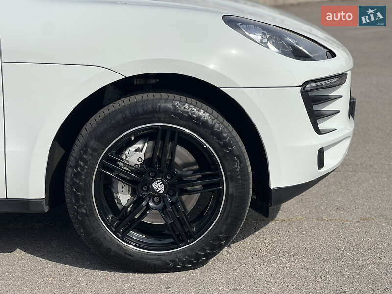 Внедорожник / Кроссовер Porsche Macan 2015 в Запорожье