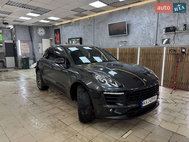 Внедорожник / Кроссовер Porsche Macan 2016 в Киеве