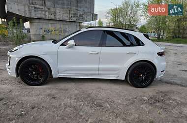 Позашляховик / Кросовер Porsche Macan 2016 в 