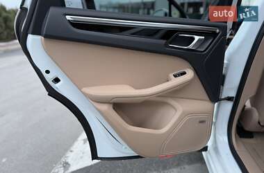 Позашляховик / Кросовер Porsche Macan 2020 в 