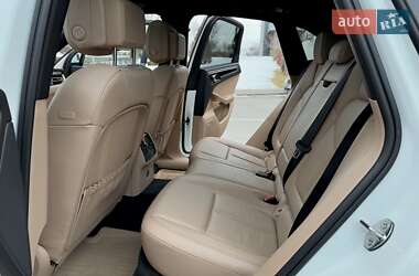 Позашляховик / Кросовер Porsche Macan 2020 в 