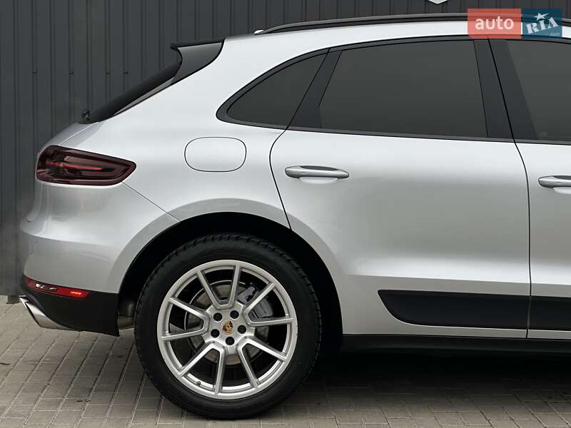 Позашляховик / Кросовер Porsche Macan 2017 в Мукачевому
