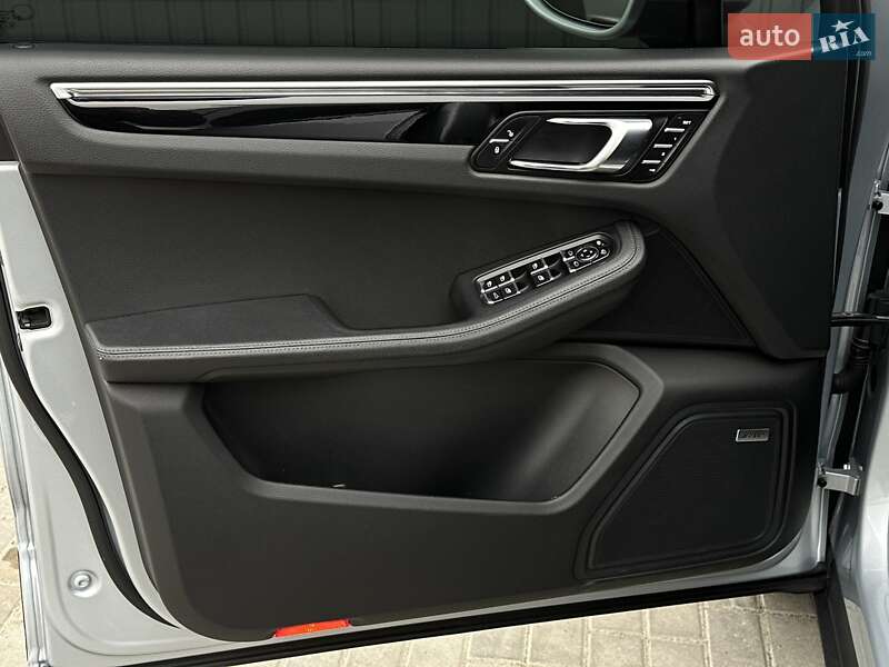 Позашляховик / Кросовер Porsche Macan 2017 в Мукачевому