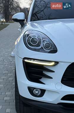Внедорожник / Кроссовер Porsche Macan 2017 в 