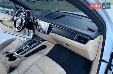 Внедорожник / Кроссовер Porsche Macan 2017 в 