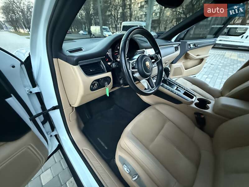 Внедорожник / Кроссовер Porsche Macan 2017 в Одессе