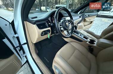 Внедорожник / Кроссовер Porsche Macan 2017 в 