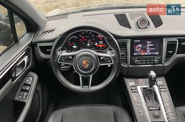 Внедорожник / Кроссовер Porsche Macan 2016 в 