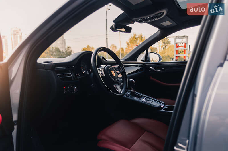 Внедорожник / Кроссовер Porsche Macan 2021 в Киеве