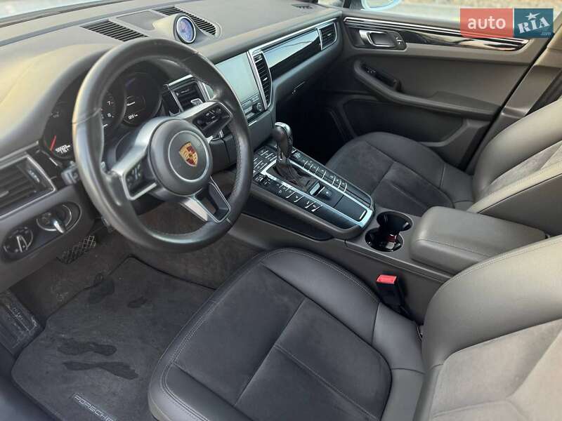 Внедорожник / Кроссовер Porsche Macan 2016 в Запорожье