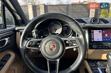 Внедорожник / Кроссовер Porsche Macan 2016 в 