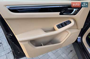 Внедорожник / Кроссовер Porsche Macan 2014 в 