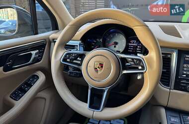 Внедорожник / Кроссовер Porsche Macan 2014 в 