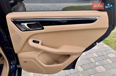Внедорожник / Кроссовер Porsche Macan 2014 в 