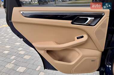 Внедорожник / Кроссовер Porsche Macan 2014 в 