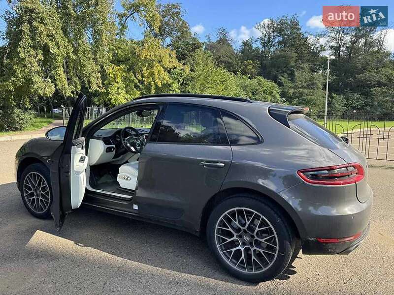 Позашляховик / Кросовер Porsche Macan 2015 в Одесі