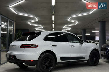 Позашляховик / Кросовер Porsche Macan 2017 в 