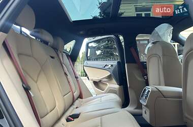Позашляховик / Кросовер Porsche Macan 2025 в 