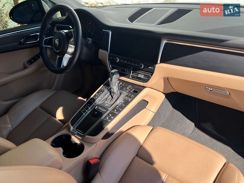 Внедорожник / Кроссовер Porsche Macan 2019 в Киеве