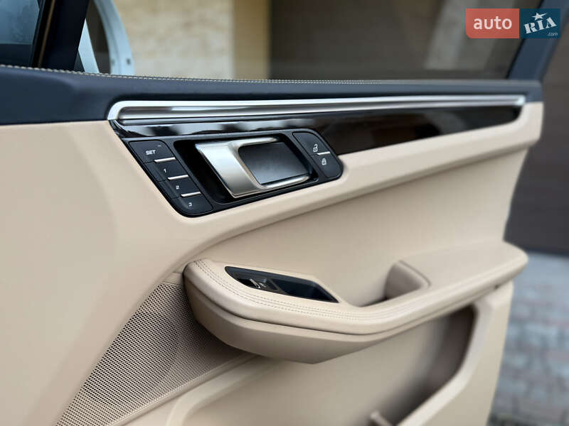 Внедорожник / Кроссовер Porsche Macan 2021 в Черновцах