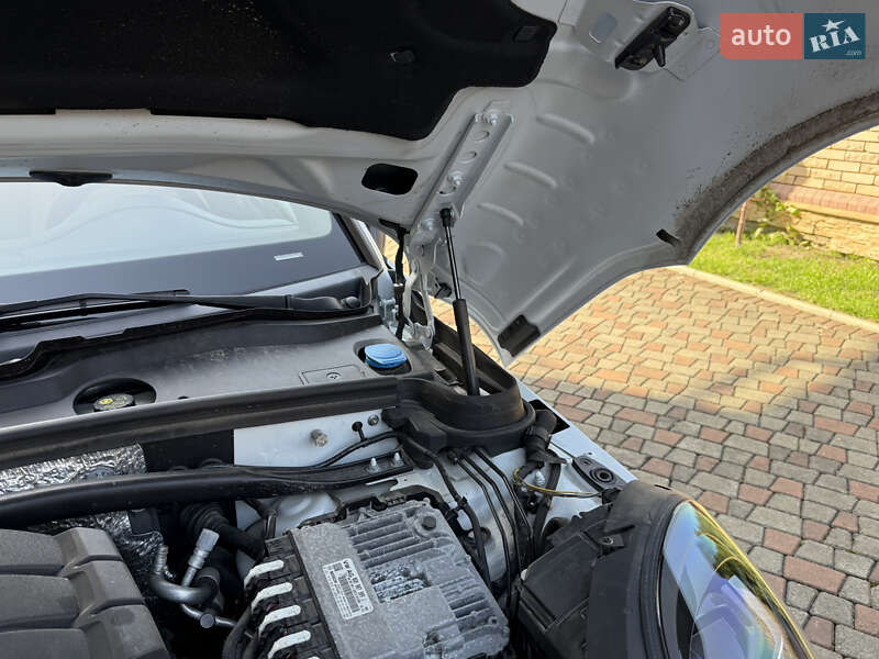 Внедорожник / Кроссовер Porsche Macan 2021 в Черновцах