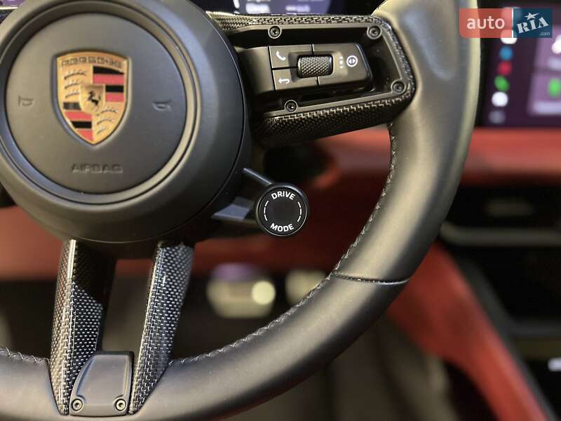 Позашляховик / Кросовер Porsche Macan 2024 в Києві